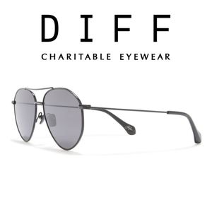 DIFF  Ivy 56mm Polarized Aviator Sunglasses- Black/ Dark Smoke